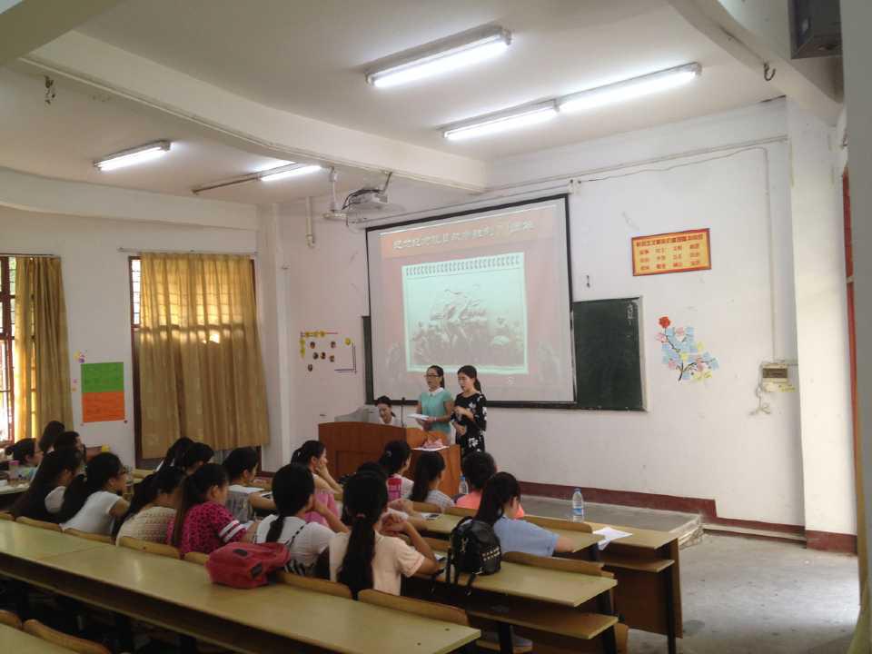 教科院开展系列活动发挥学生党员 “五作用”